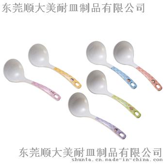 100%美耐皿 仿瓷餐具 一家人汤匙(密胺/科学瓷)107-1