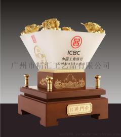 日进斗金工艺品摆件-银行年会答谢客户礼品，广州银行年会送贵宾客户礼品，重要客户的纪念品礼品摆件，琉璃玉办公摆件，商务礼品