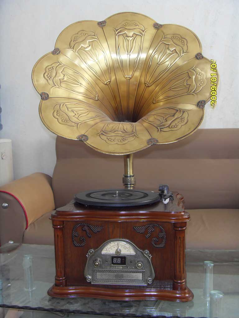 古典大喇叭留声机