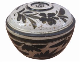 宋代磁州窑褐彩文字盒 