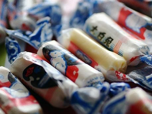 大白兔“跑”不动了? 老字号谁来接棒 