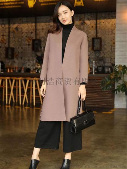 一线专柜高端品牌羽绒服 折扣女装 大牌剪标