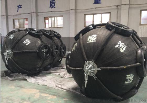 港口码头桥墩驳船专用，防撞碰垫，充气护舷，EVA填充护舷，橡胶护舷。致力研究高端核心技术，耐磨抗腐蚀使用寿命久，价格优惠合理。