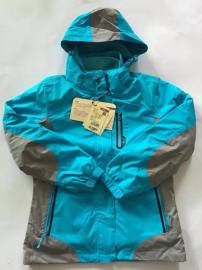 巴拉巴拉童装库存服装批发网，找货源选世通服饰