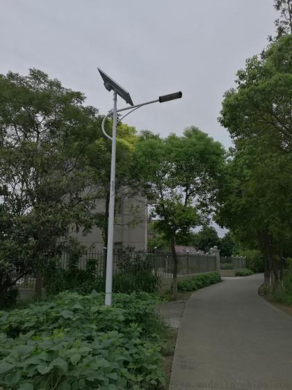 40W锂电太阳能路灯