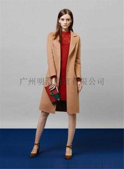 一线专柜高端品牌羽绒服 名品女装折扣店 一手货源